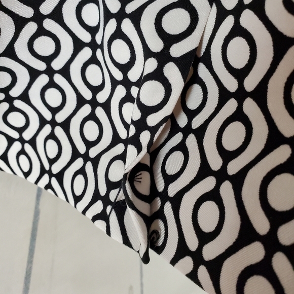 Mario Serrani Sleeveless  Sheath Dress Size Large Black White Geometric - Picture 11 of 11